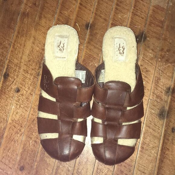 Uggs wood & leather size 7 sandals - Picture 1 of 5